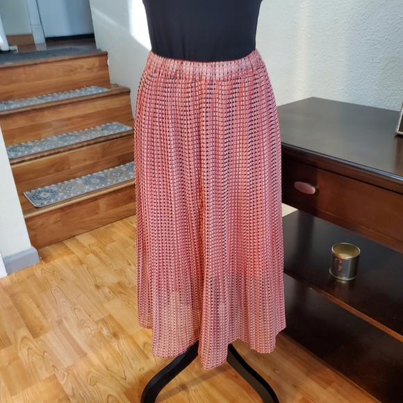 Banana Republic pin pleated skirt - Picture 2 of 4